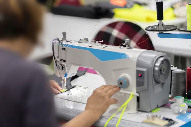 A Guide to Garment Cutting Machines: Learn Working Principles, Facts, and Production Insights