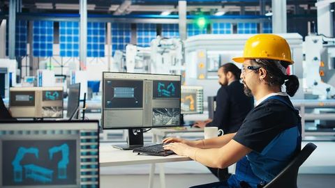 Edge Computing in Manufacturing: A Beginner’s Guide to Smart Factory Solutions